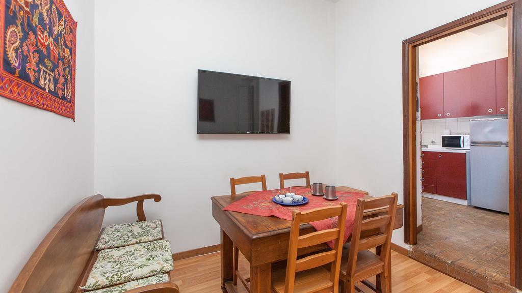 Rental In Rome Santini Apartment Ruang foto